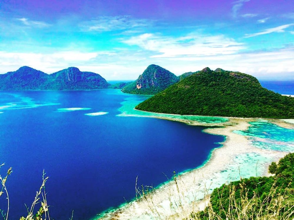 Picture from the top of Bohey Dulang Island, Semporna, Sabah. Malaysia. To get here you have to go for hiking 600m
