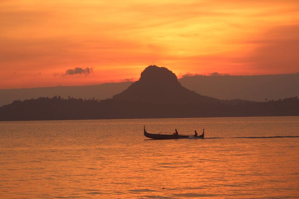 Fishing boat at sunset over Lake Taal, Batangas, Philippines, July 2016 (Photo by Local Guide Kokoy Severino)