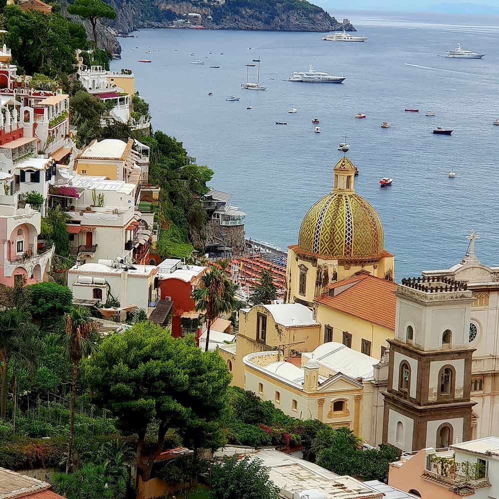 Caption: A photo showing a village on the Amalfi Coast in Italy (Local Guide Diego Fragueiro)