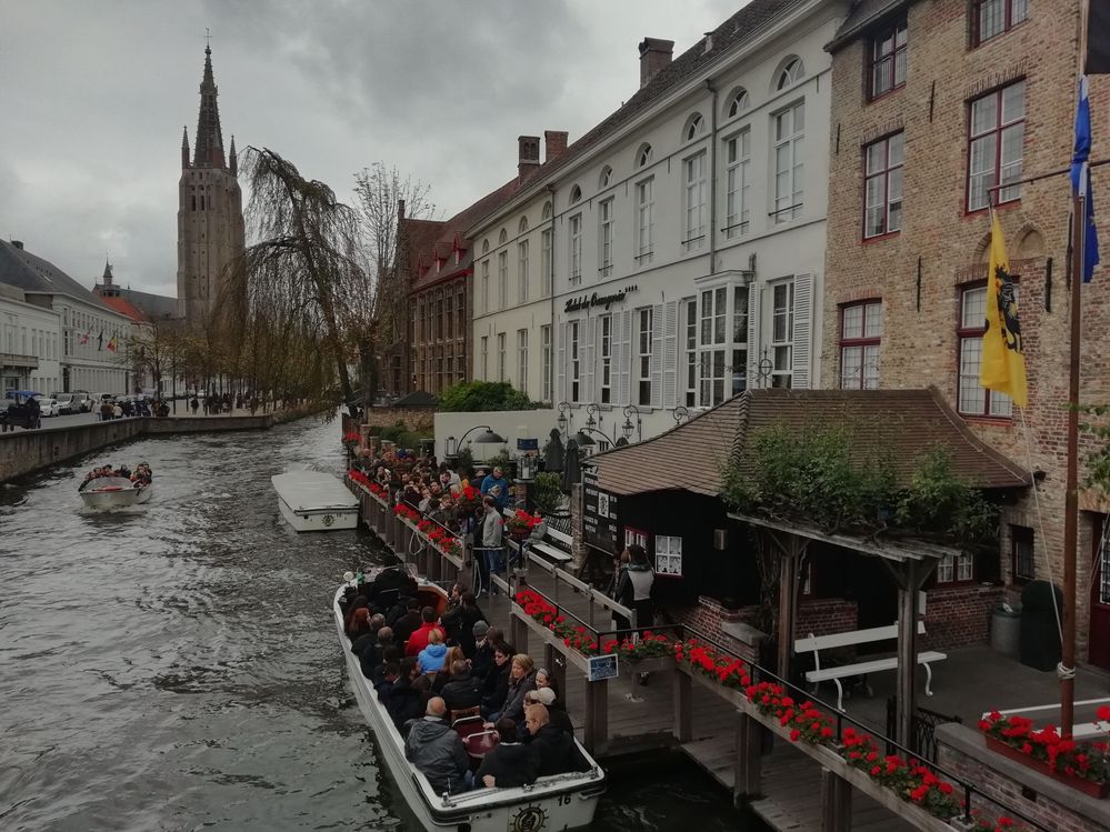 Caption: View of the canals in Bruges (Belgium)