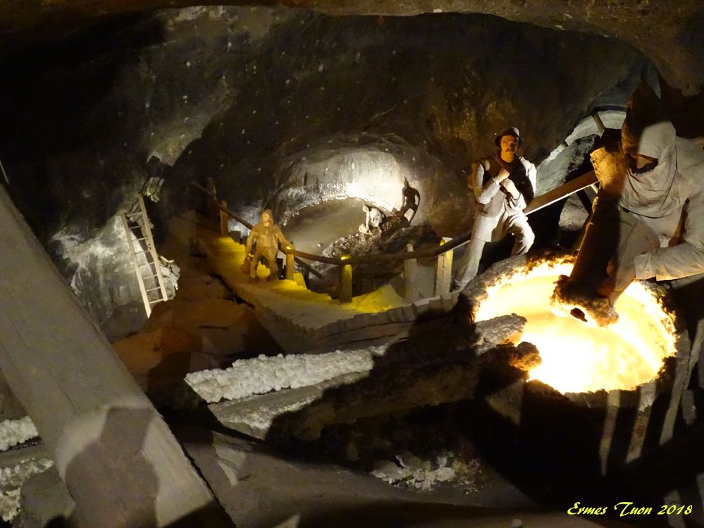 Caption: representation of "miners at work" - Local Guide @ermest
