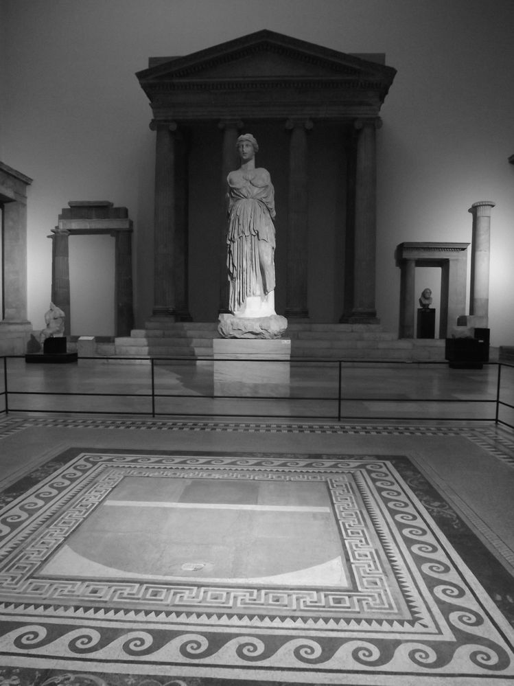 Caption: A photo in Pergamonmuseum, Berlin, Germany -  black and white image of a statue (Local Guide @KatyaL)