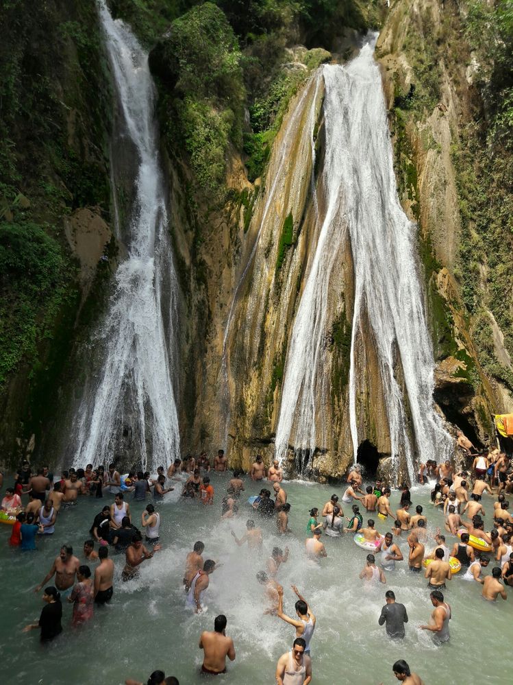 Caption: Visitors enjoying bath in Kempty Waterfall at Mussoorie, Uttarakhand, India (Photo by Local Guide IshantHP_ig).
