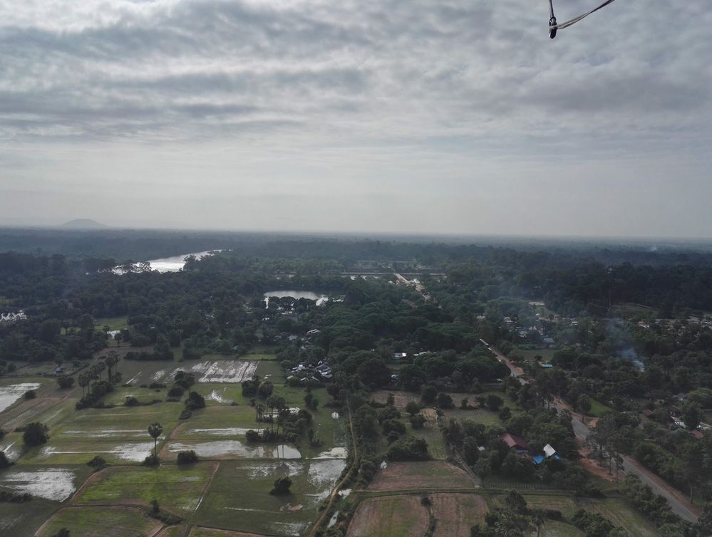 Caption: A photo from a balloon capturing the magnificent Angkor Wat temple. (Local Guide @TsekoV)