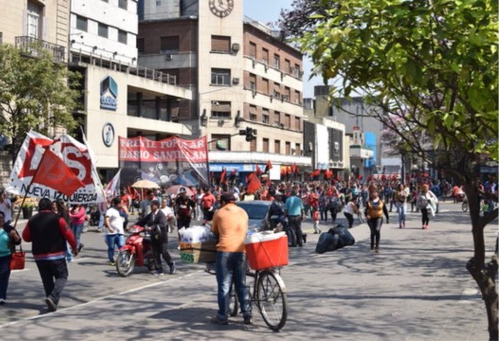 Caption: Manifestación popular - Tucumán (Local Guides @FaridMonti)