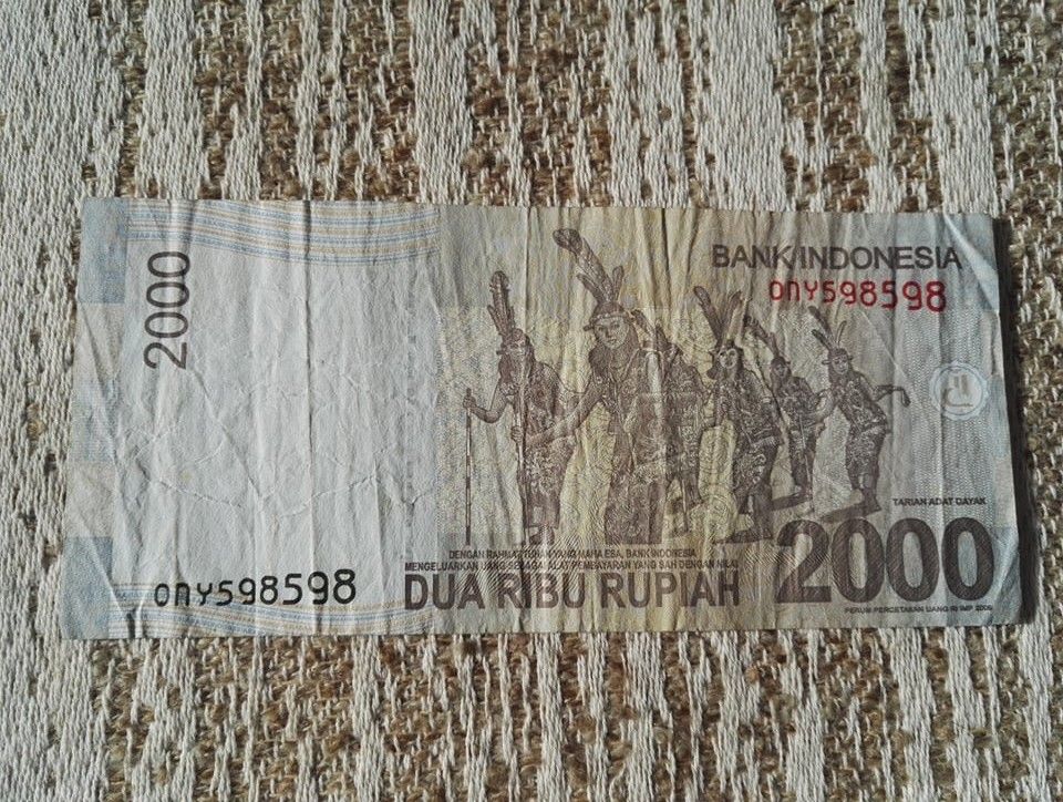 Caption: A photo of 2000 Indonesian rupiah, part of my collection. (Local Guide @TsekoV)