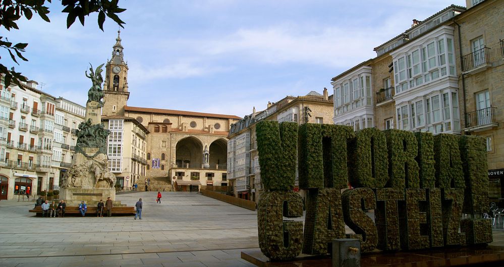 Plaza de La Virgen Blanca (centro)