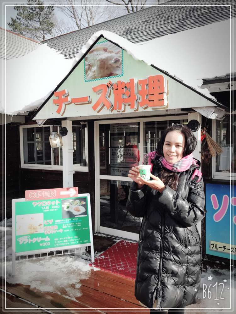 Tried many flavors of cheeses and cheese drink in Zao Cheese Cabin.