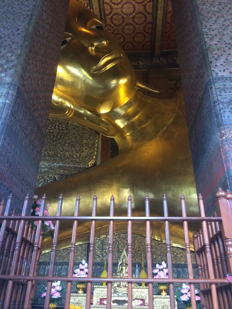 Caption: A photo of the Reclining Buddha in Bangkok. (Local Guide @TsekoV)
