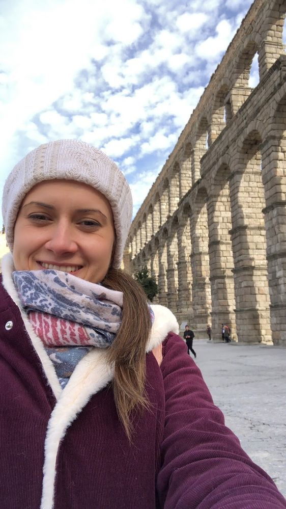 Caption: A selfie of Google Moderator @Ivi_Ge taken in front of the Aqueduct of Segovia, Spain.