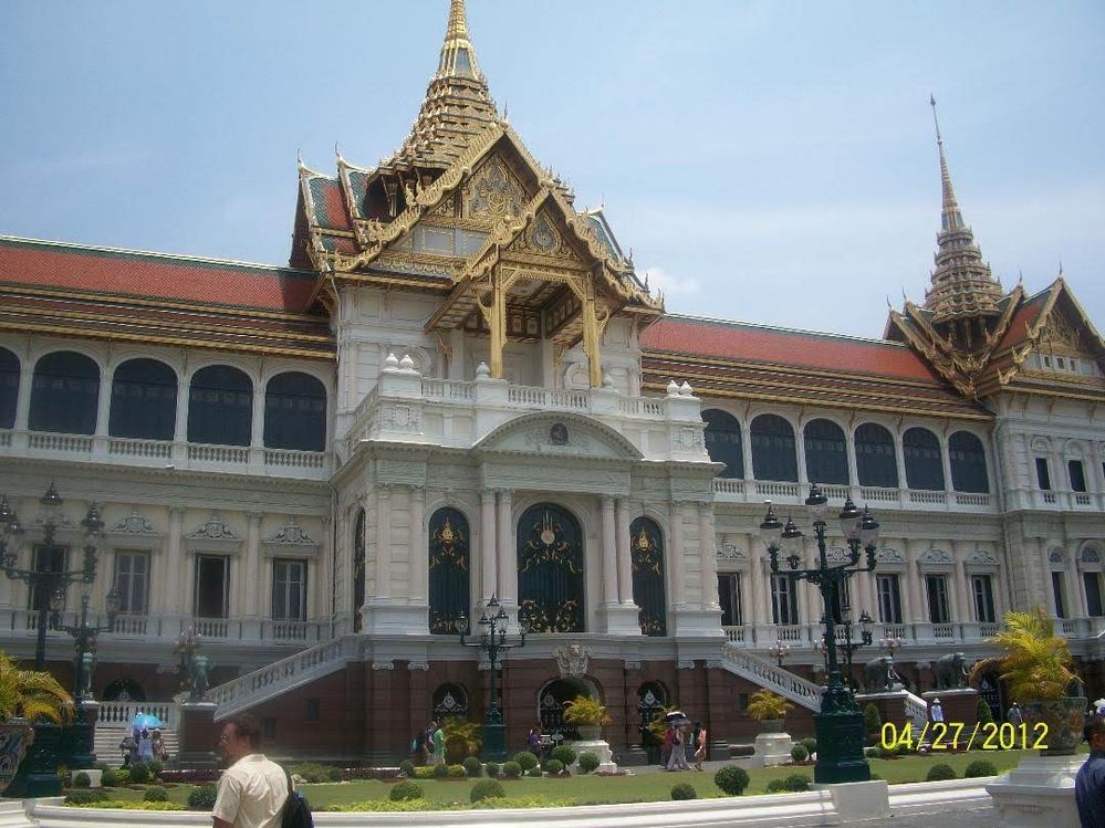 Caption: A photo of the Grand Palace in Thailand (Local Guide @Aruni)