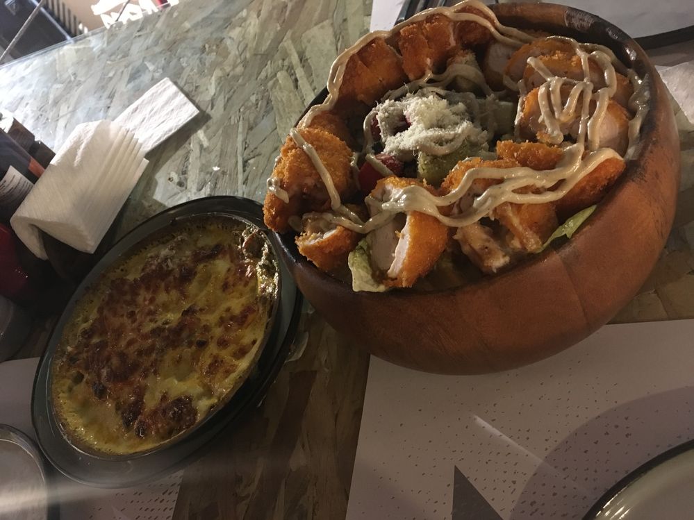 Caesar salad  with Fried Chicken & Mushroom With Cheddar