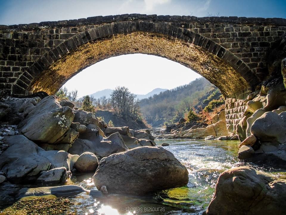 Gavou old stone bridge, Grevena, Greece | © Photo Thomas Biziouras