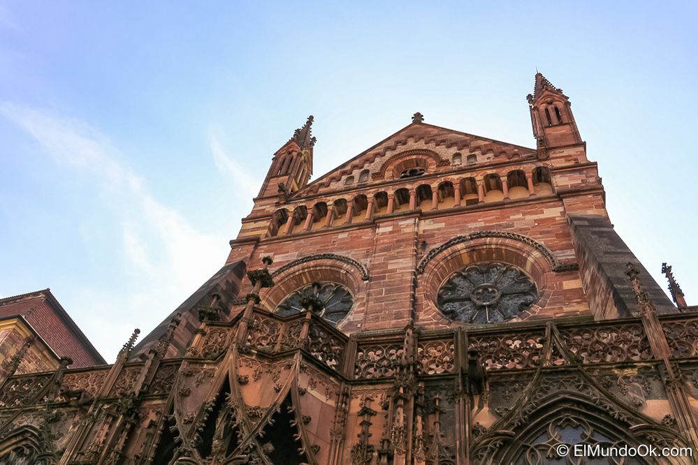 Preciosa Catedral Notre Dame de Estrasburgo en Francia3.jpg