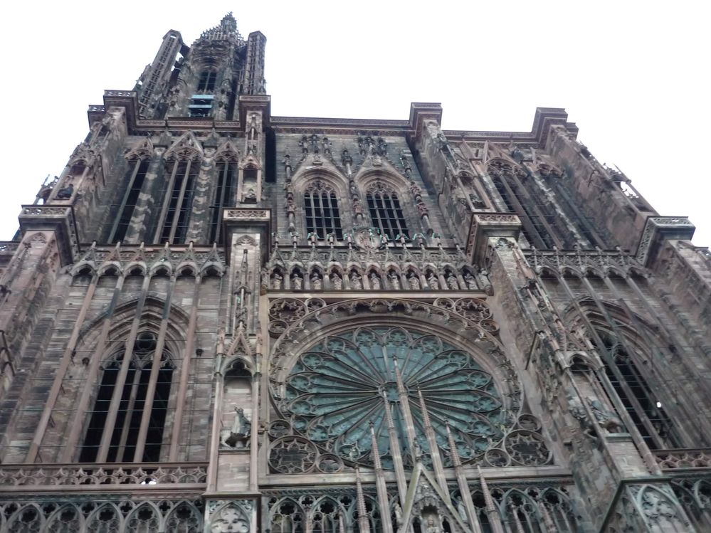 Caption: A front view of Strasbourg Cathedral (Local Guide @MoniDi)