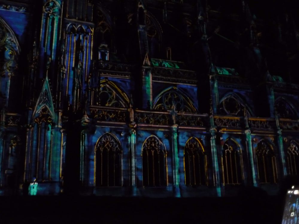 Caption: A photo from the light show on the cathedral in Strasbourg (Local Guide @MoniDi)