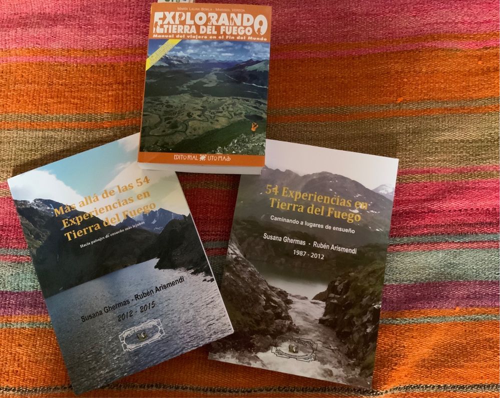 Caption: Libros sobre Tierra del Fuego  dos de ellos de Susana Ghermas (Local Guides @FaridMonti)