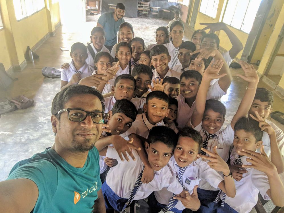 Happy faces :) - School kids posing for selfie