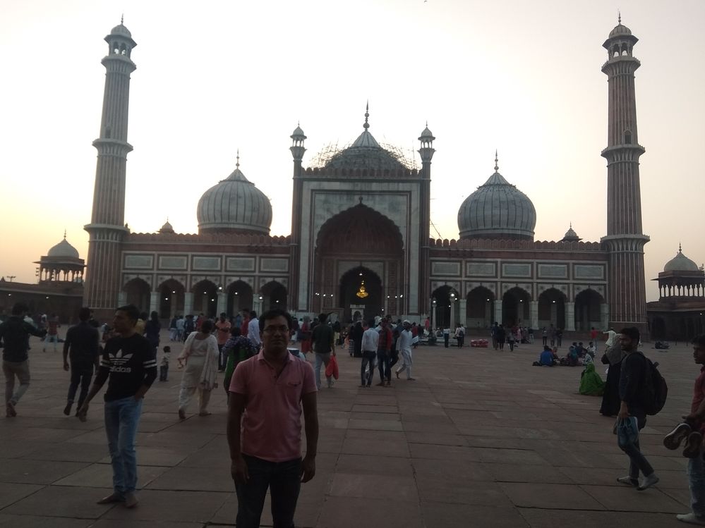 Me infront of the Jama Masjid, Delhi
