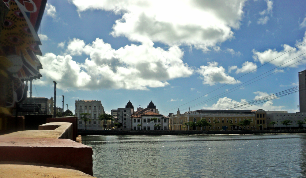 (View of Da Alfândega’s pier and the Capibaribe River from the Martins de Barros’ Avenue)
