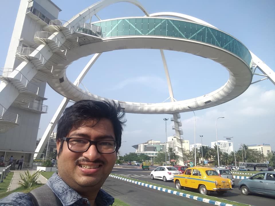 Me standing in front of Iconic Kolkata Gateway