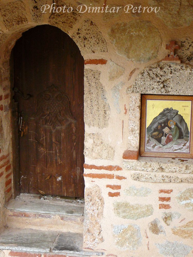 Врата от  скалните манастири Метеора, Гърция.