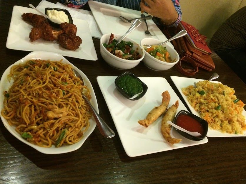 Noodles,Aunthon and fried chicken