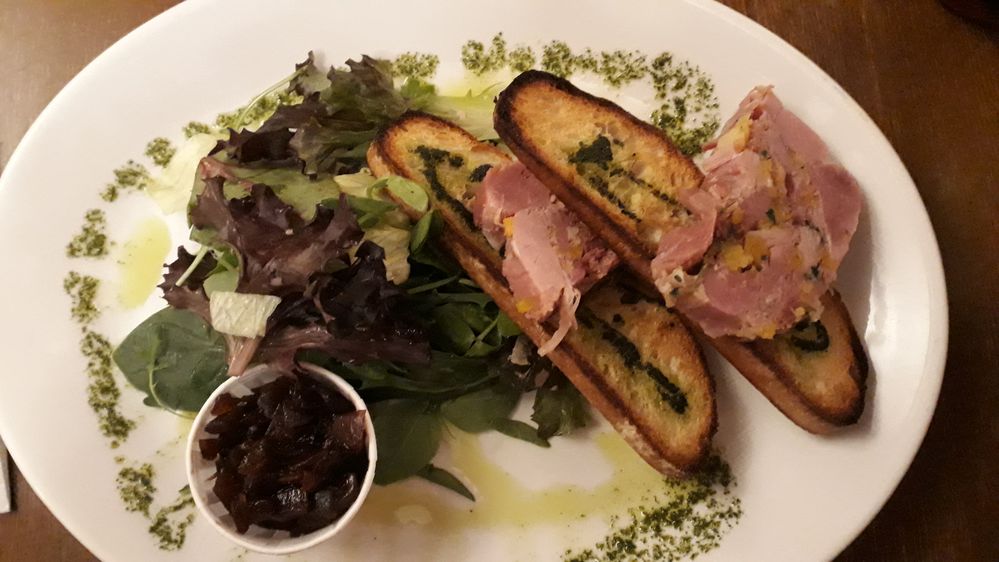 Ham hock with garlic bread & salad, packed with flavour!
