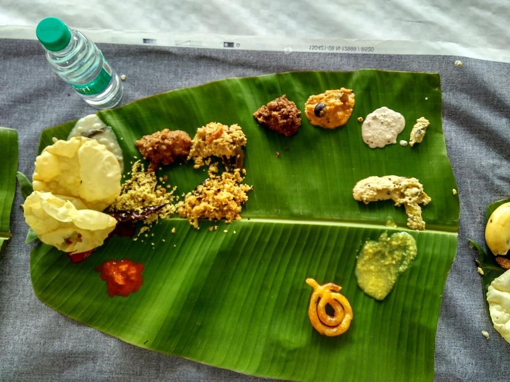 meals served in plantain leaf