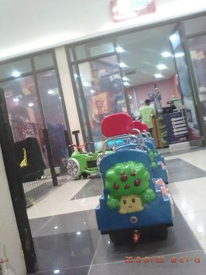 Caption: Photo of another children play set at the shopping mall