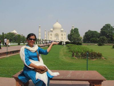 A typical and must-do pose when you are in front of Tajmahal :P