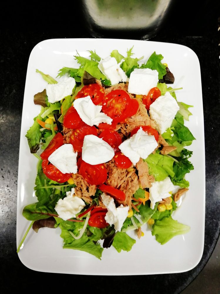 Salad with tuna, tomatoes, mais, mozzarella. Bar Pizzeria Bei Tonino, Parma , Italy, Local Guide @Giuseppe75