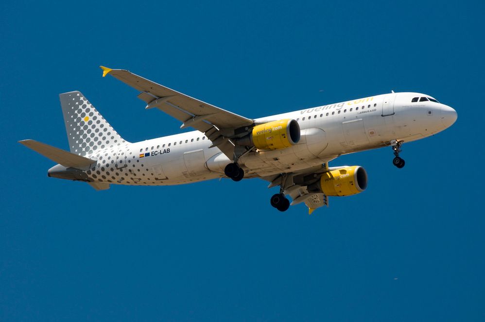 Vueling Airlines Airbus A320-214