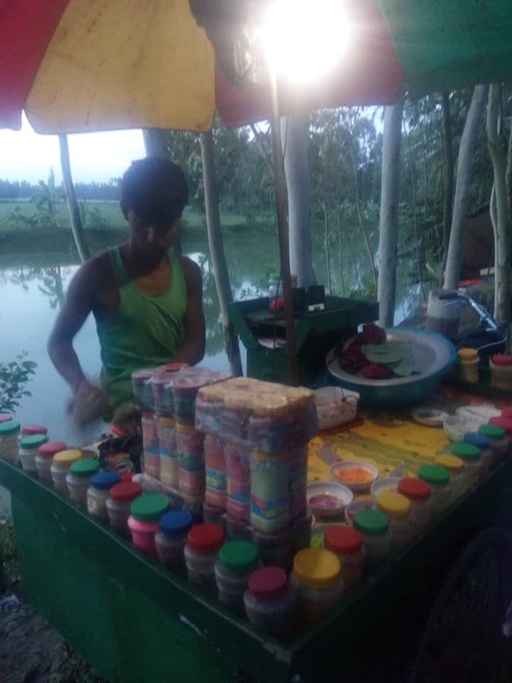 Selling betel leaf @ Monpura bridge