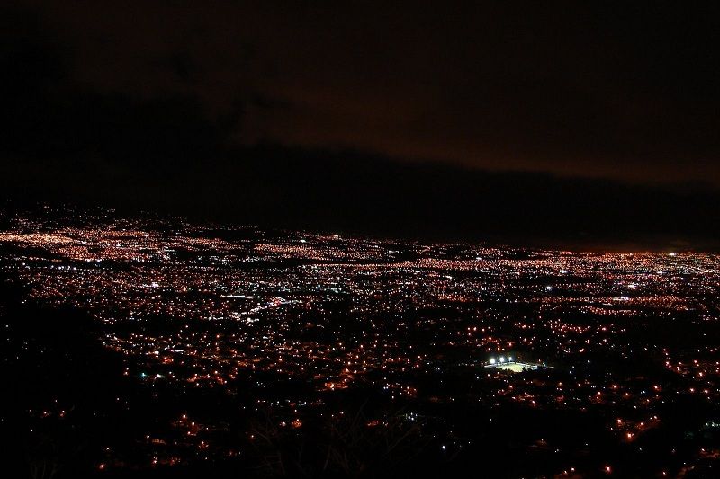 Vista 1 de San Josè Costa Rica desde el Restaurante del Cerro