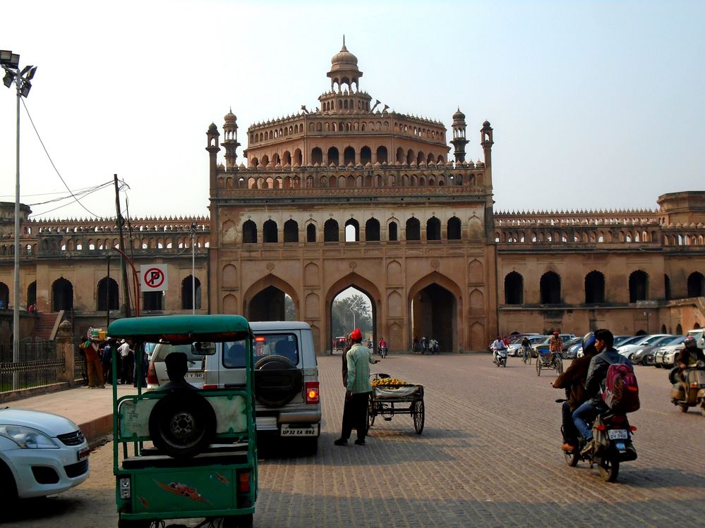 Roomi Darwaza (Gate)