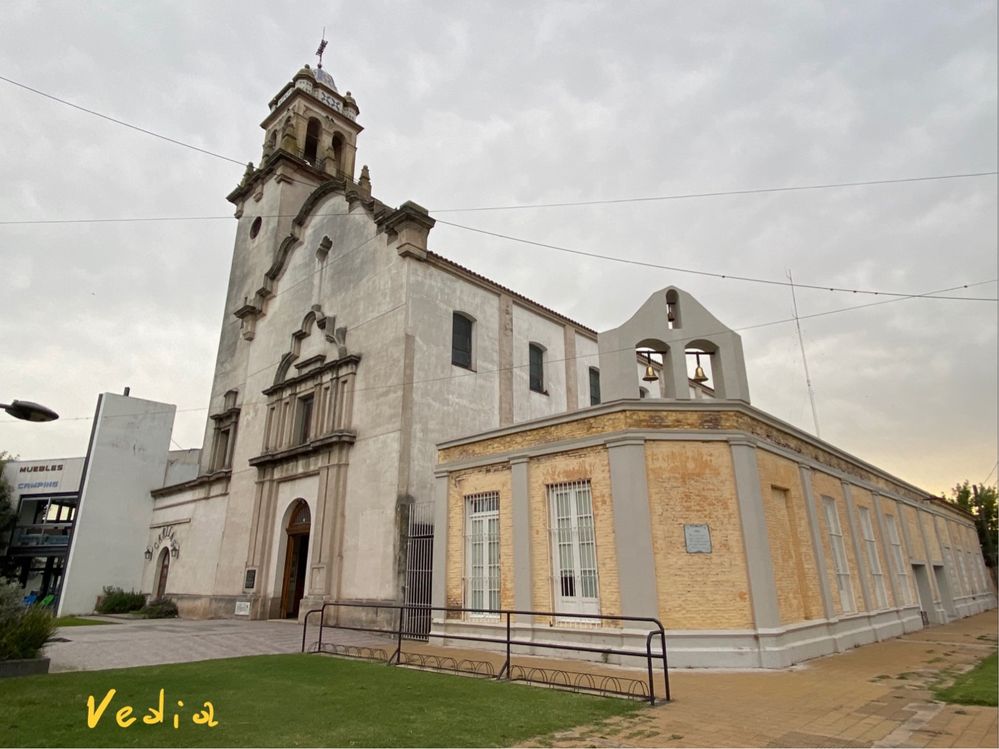 Caption: Iglesia en Vedia - Buenos Aires - Argentina  (Local Guides @FaridMonti)