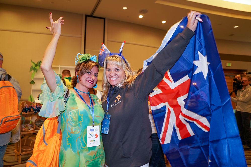 Caption: A photo of two Local Guides, Alejandra Maria Codes and Tanja Turner, at the welcome reception during Connect Live 2019.
