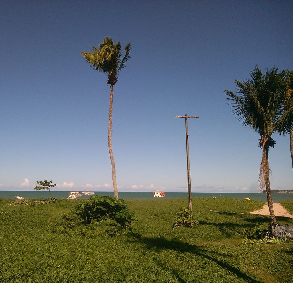 Praia de Tambaú, verde, azul e mar.
