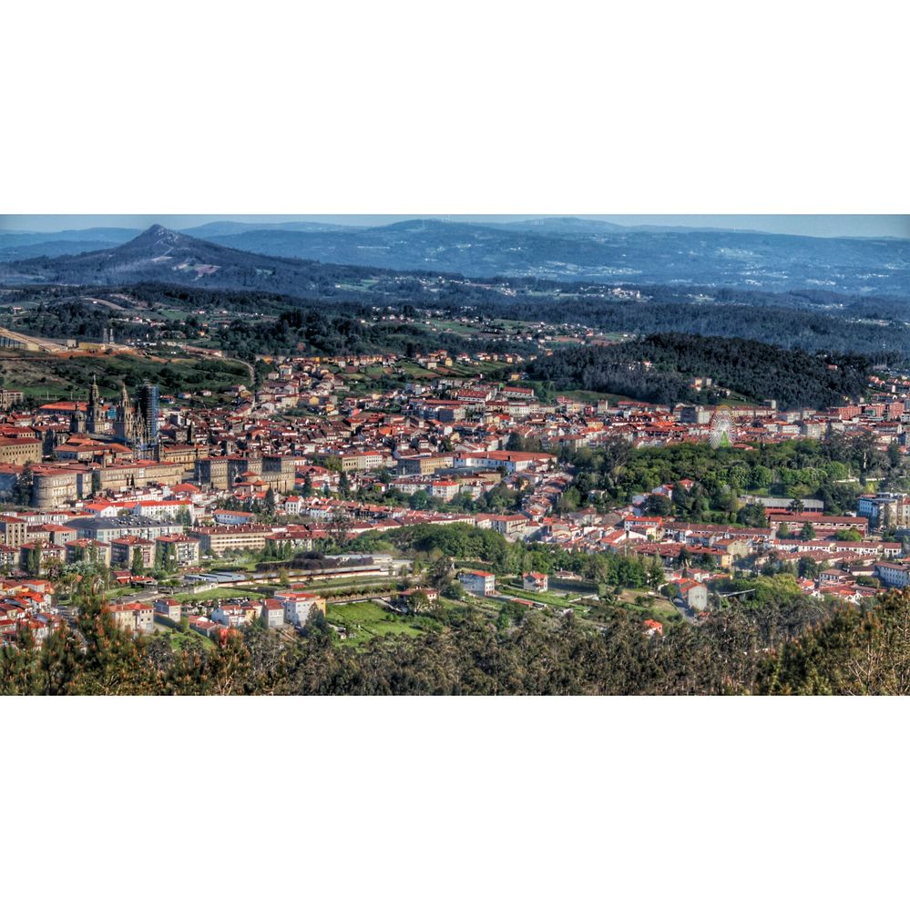 Santiago de Compostela desde el monte pedroso