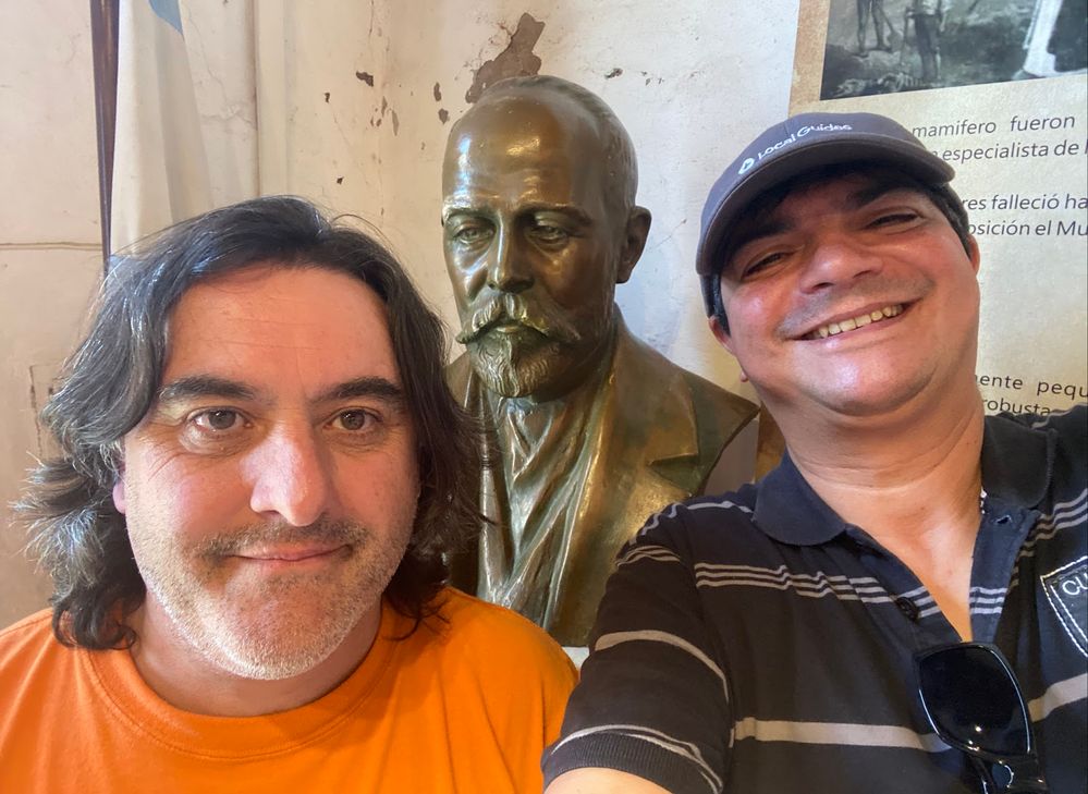 Caption: Con Edgardo Ludueña en la Casa Ameghino - Lujan - Buenos Aires - Argentina (Local Guides @FaridMonti)