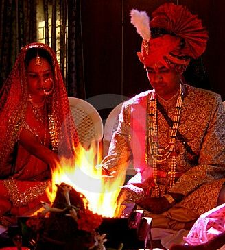 hindu-marriage couple_edited_1.jpg