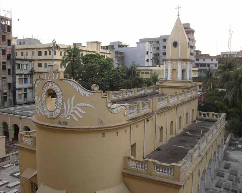 The American Church in Dhaka  Armenian Apostolic Church of the Holy Resurrection is a prestigious architectural structure situated in old Dhaka. It is an evidence of the existence of American during the seventeenth and eighteenth century.